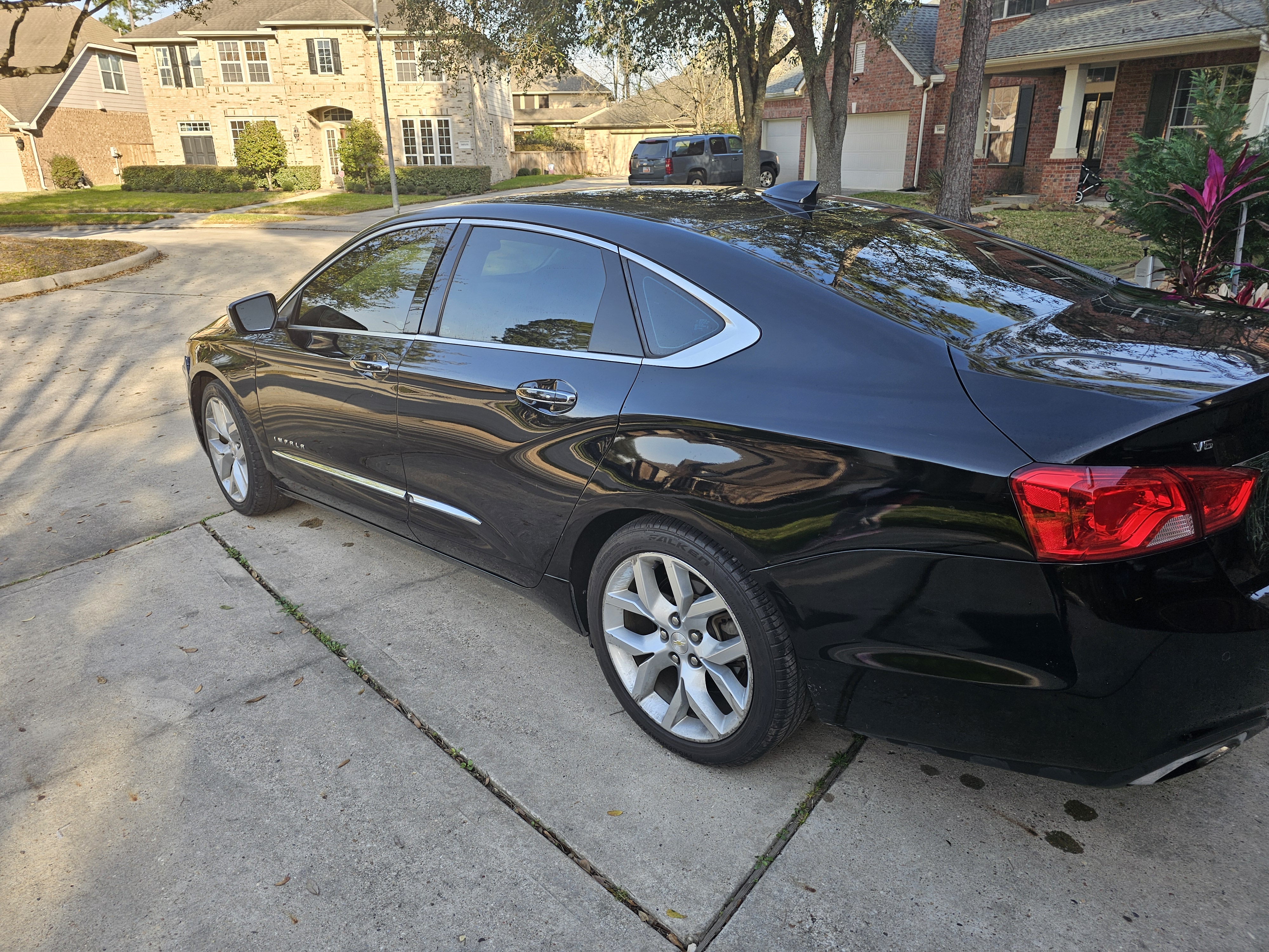 2016 Chevrolet Impala — photo 1 of 1