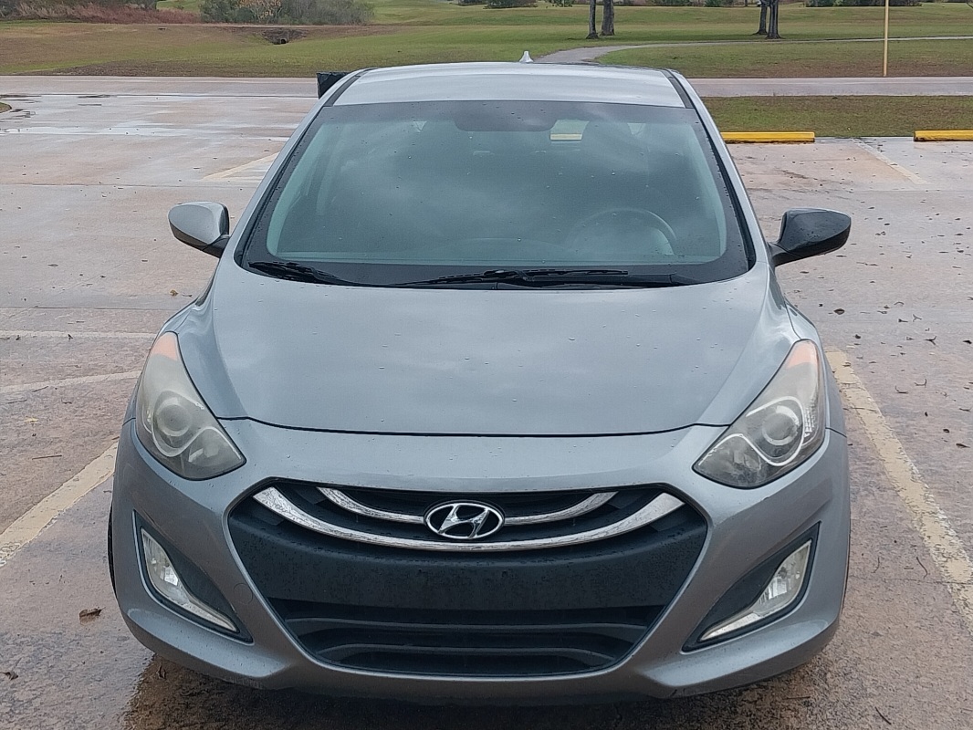 2013 Hyundai Elantra — photo 1 of 3